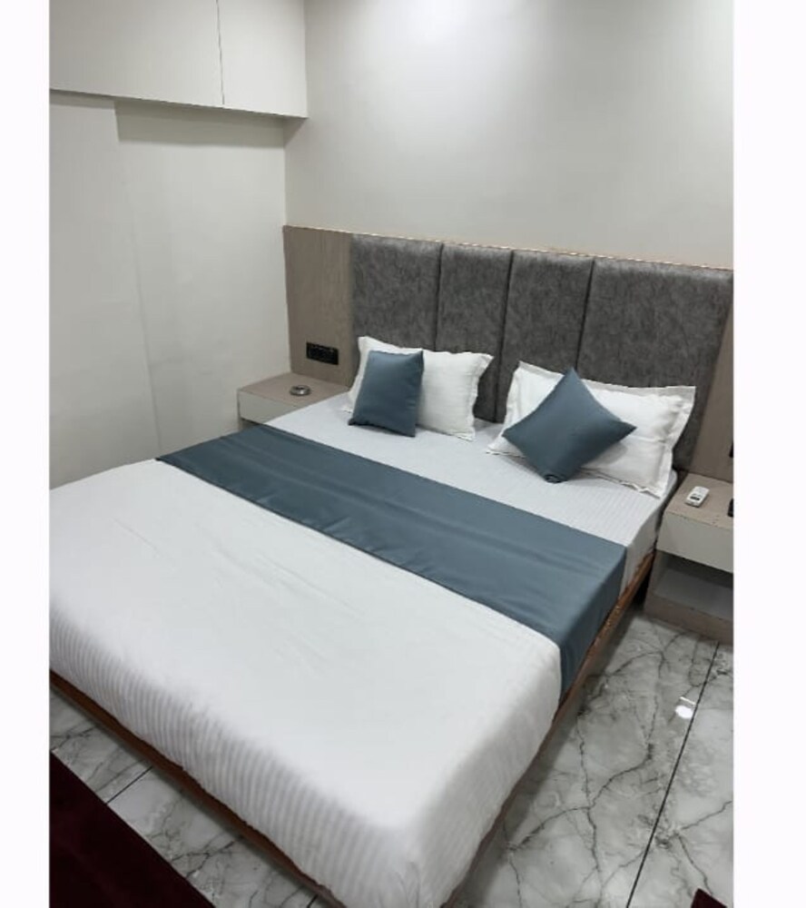 The Azone Hotel