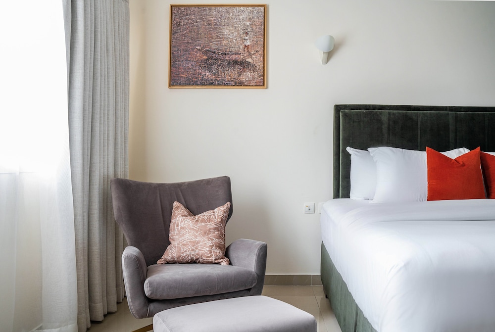 Urban Pumpkin 3-bedroom Apartment, Gerrard Road view 4