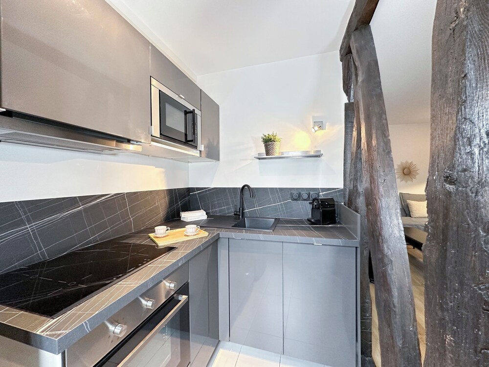 1625 Ternes