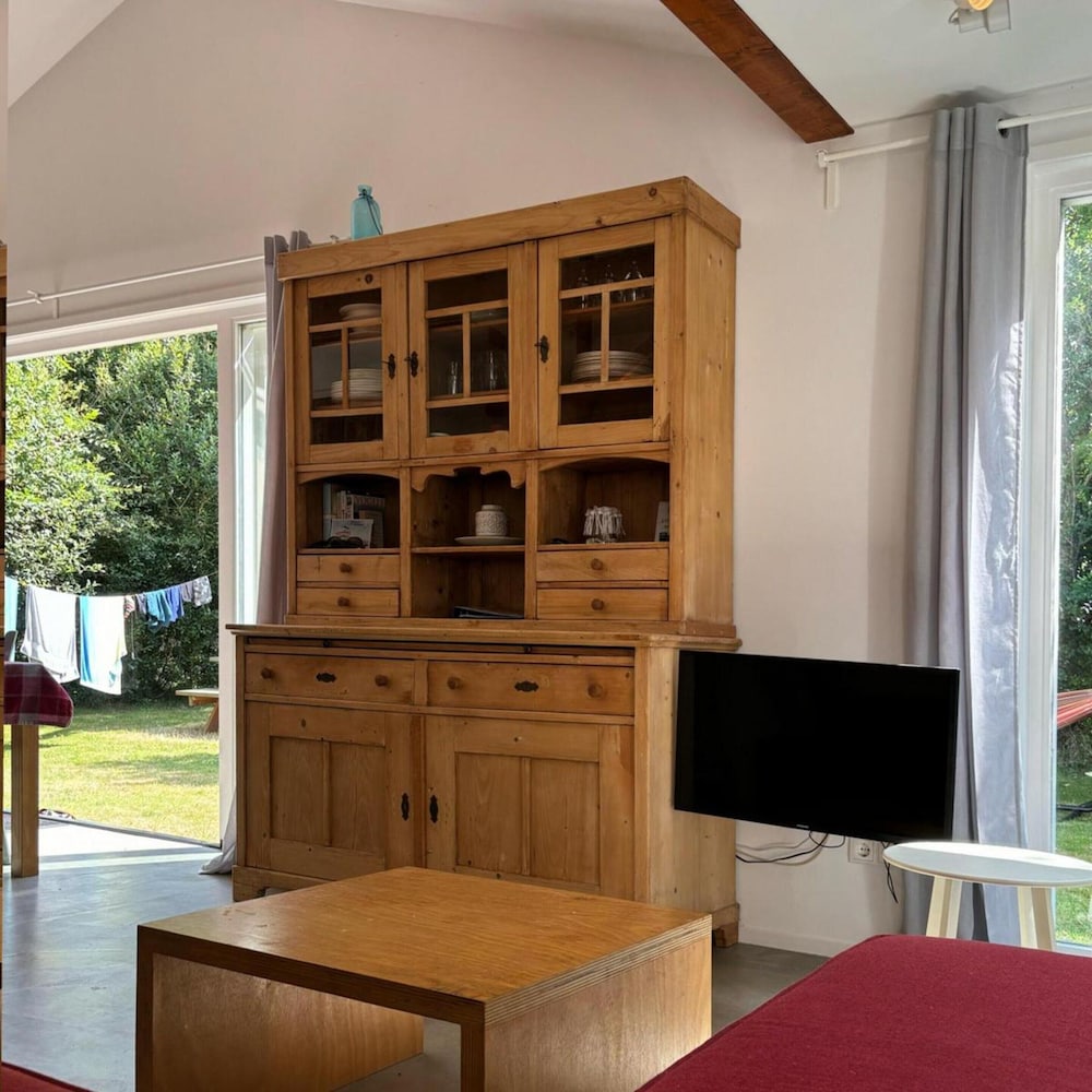 Renovated Bungalow With Garden for Families
