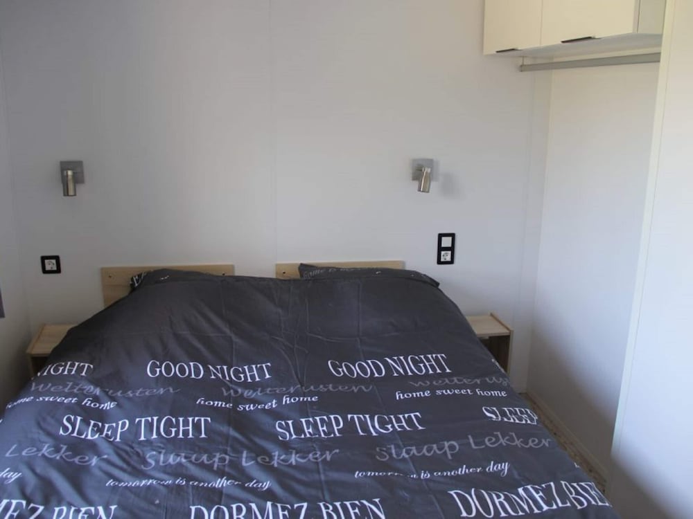 Bed & Sleeping Area