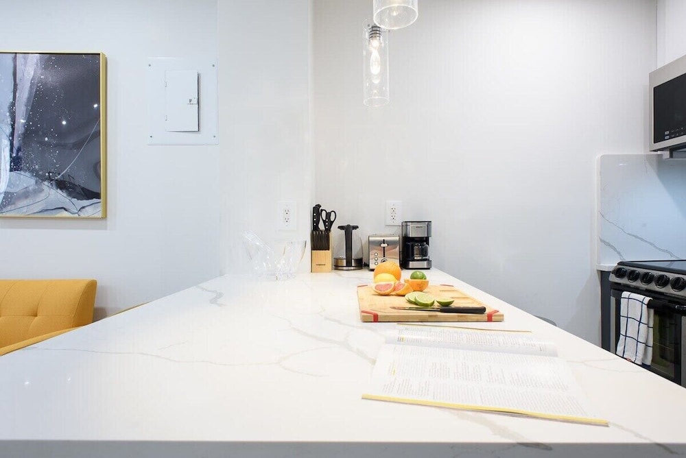 1597 New York Apt