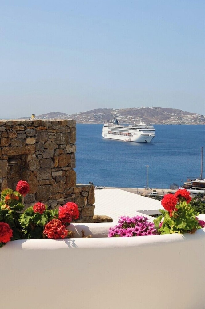 Adikri Villas & Suites