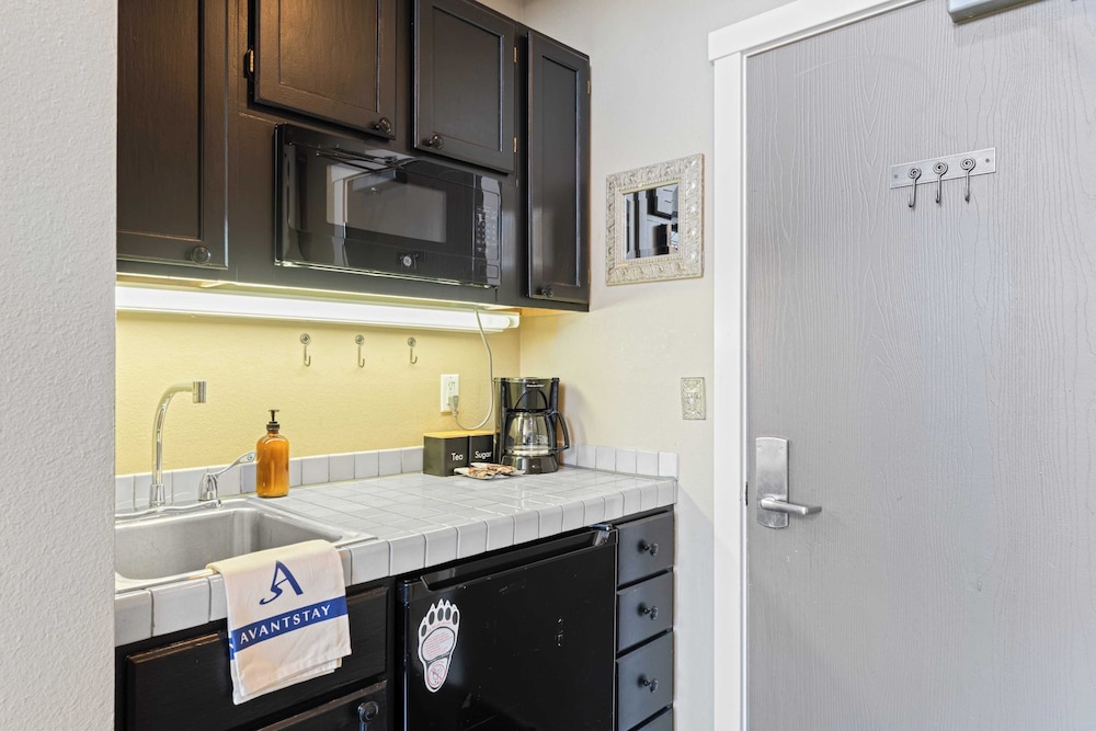 Blue Mesa Lodge 40A by Avantstay Ski In/ Ski Out Unit w/ Balcony!