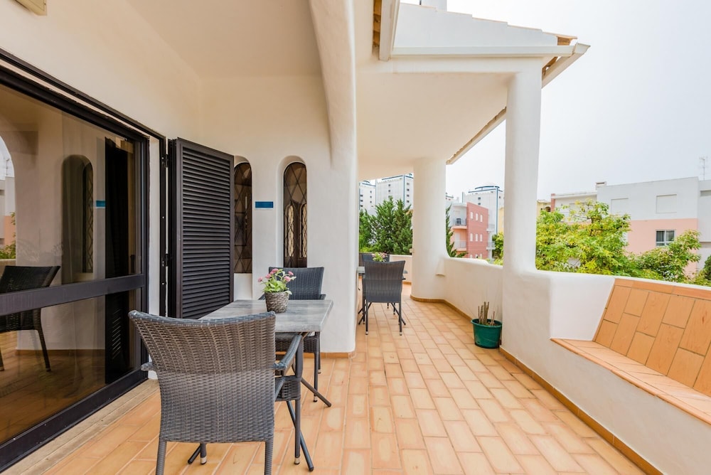 Villa Lucernas at Praia da Rocha view 2