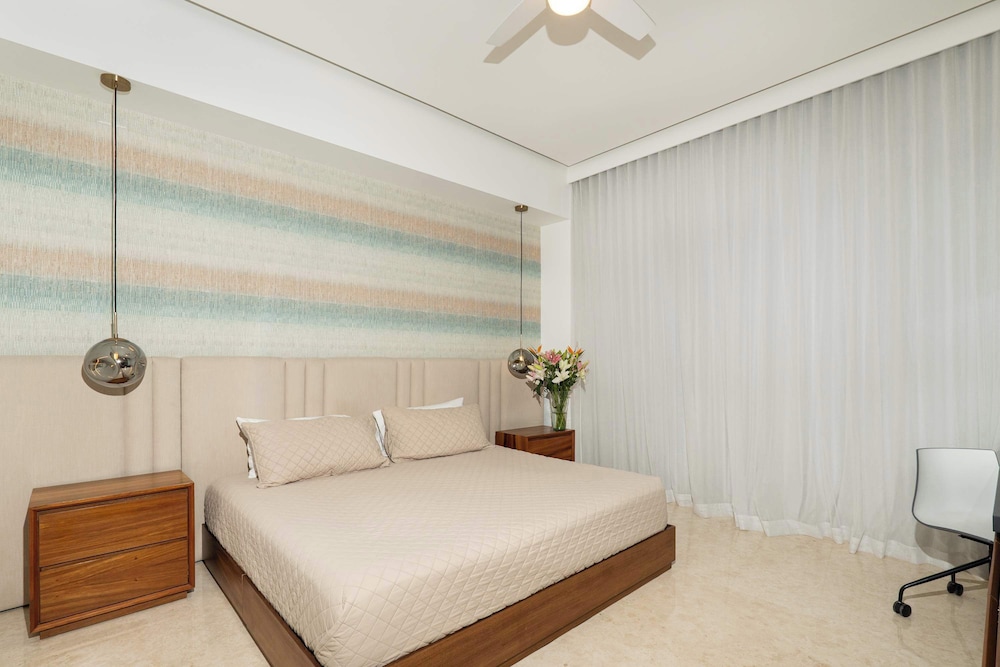 Soho PV Stunning Views Luxury Heated Rooftop Pool