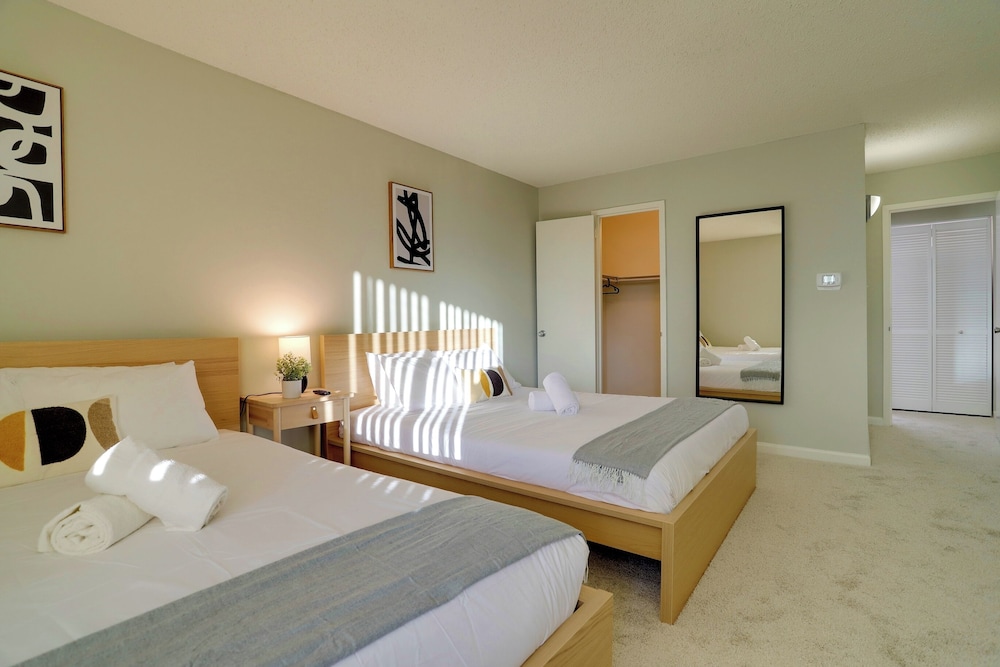 Modern Spacious Apt Crystal City