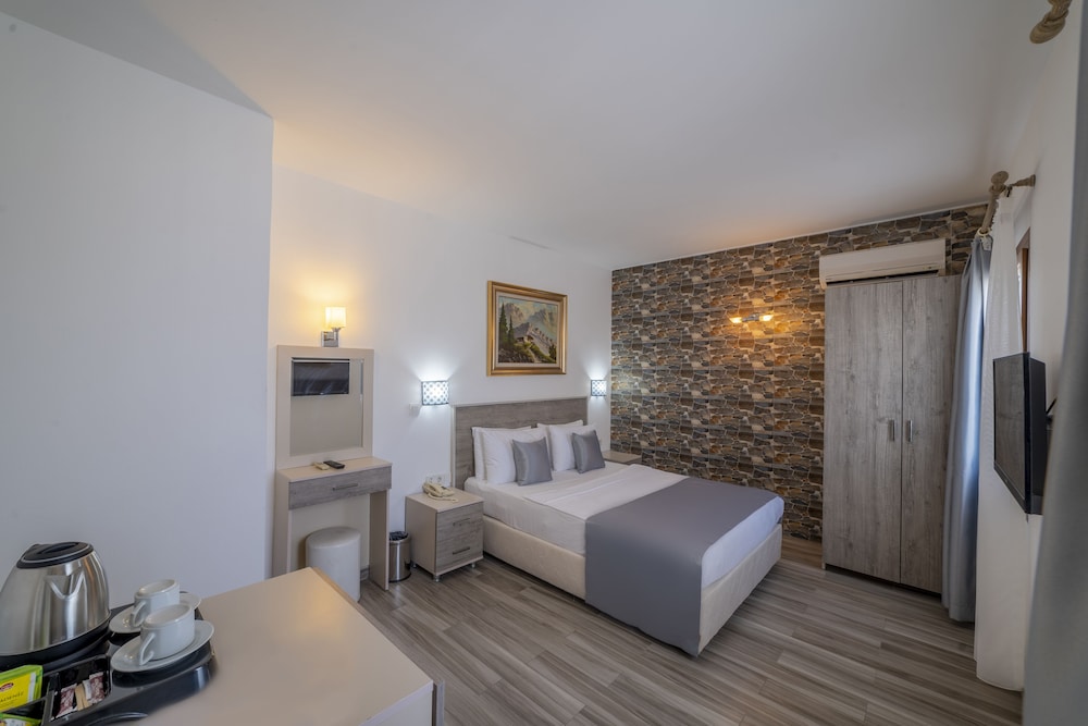 Queen Boutique Hotel - Image 72