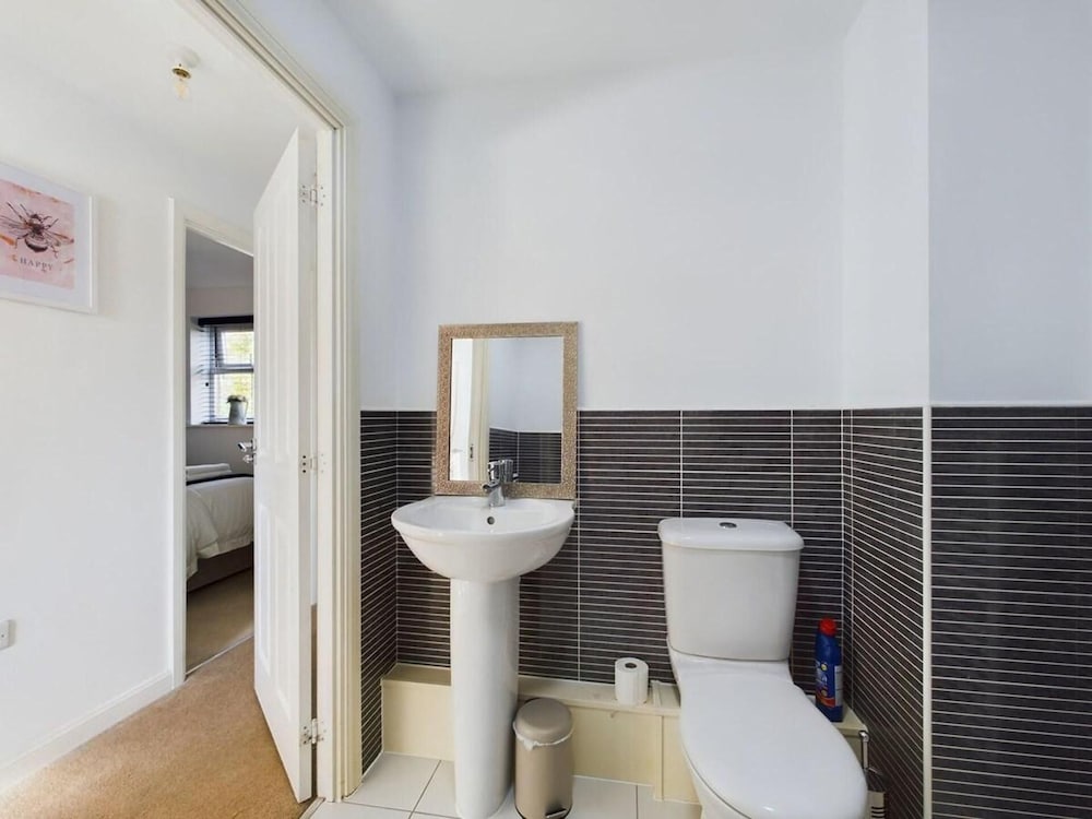 Riverfront Staffordshire Retreat