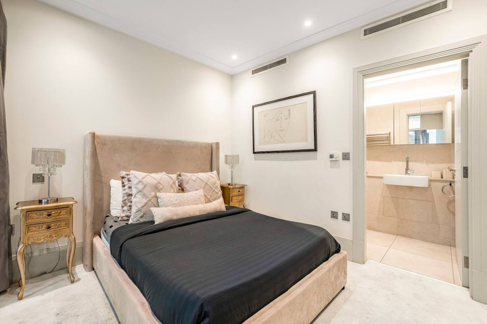 Ultra Luxury Mayfair Home Park Lane Location