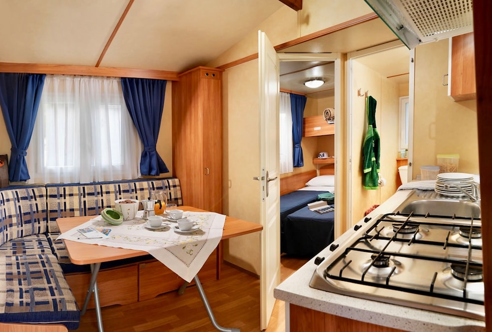 Isamar Holiday Village