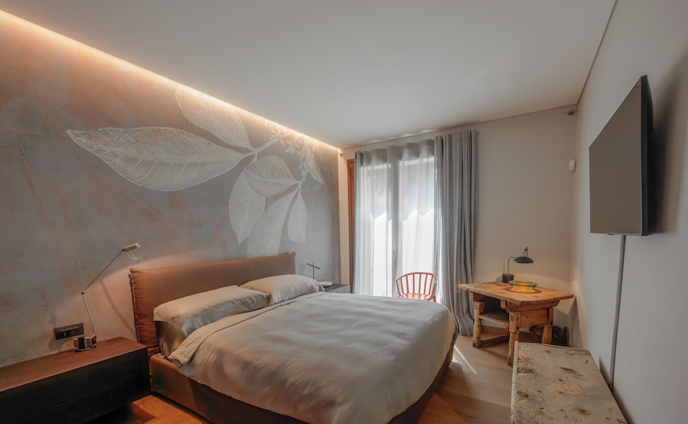 Charming Garden Hideaway in Como by Rent all Como