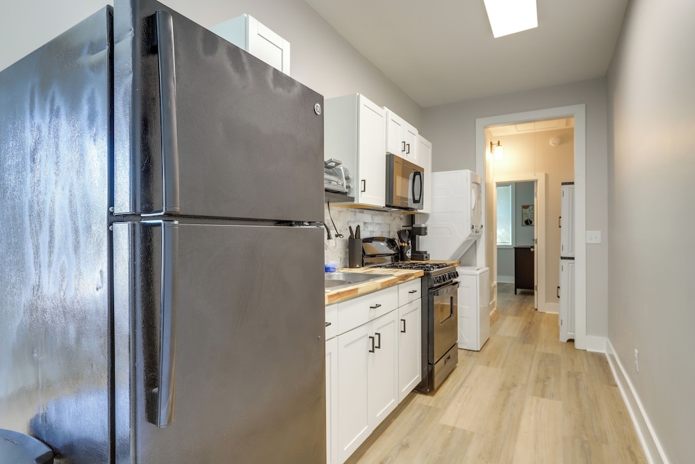 Pet-friendly ATL Hub - 9 Mi to Downtown