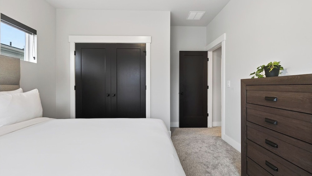 Spacious Park City Home w/ Hot Tub & Game Room Near Skiing & Trails Poppy Peak by Avantstay