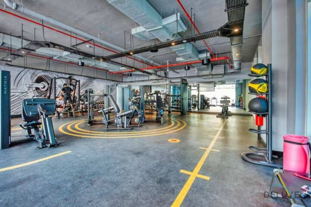 Sleek 1 Bedroom in Studio One With Great Amenities