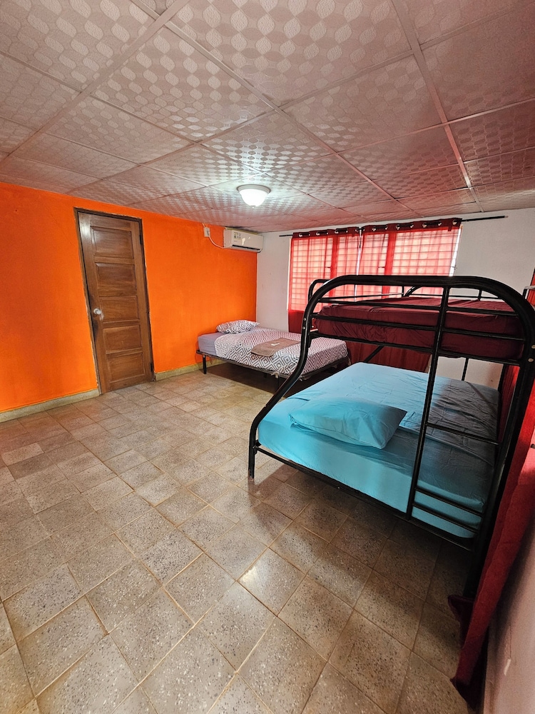Cuartos independientes con baño privado