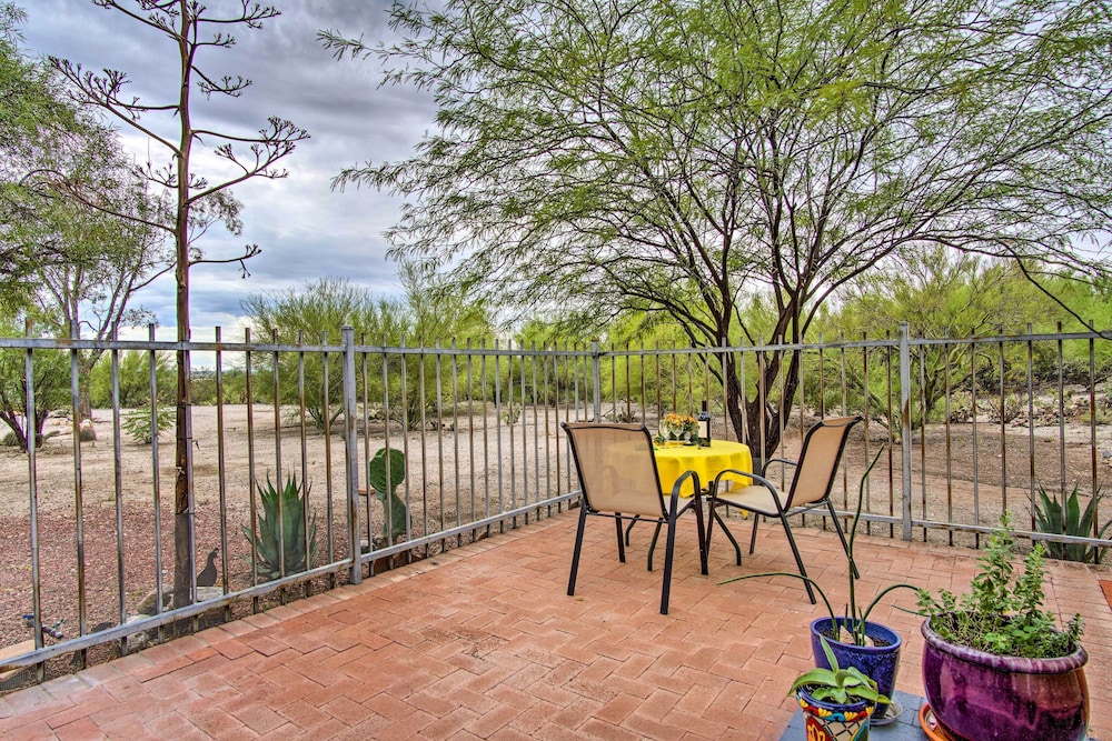 Charming Tucson Casita Near Hiking & Biking! view 4