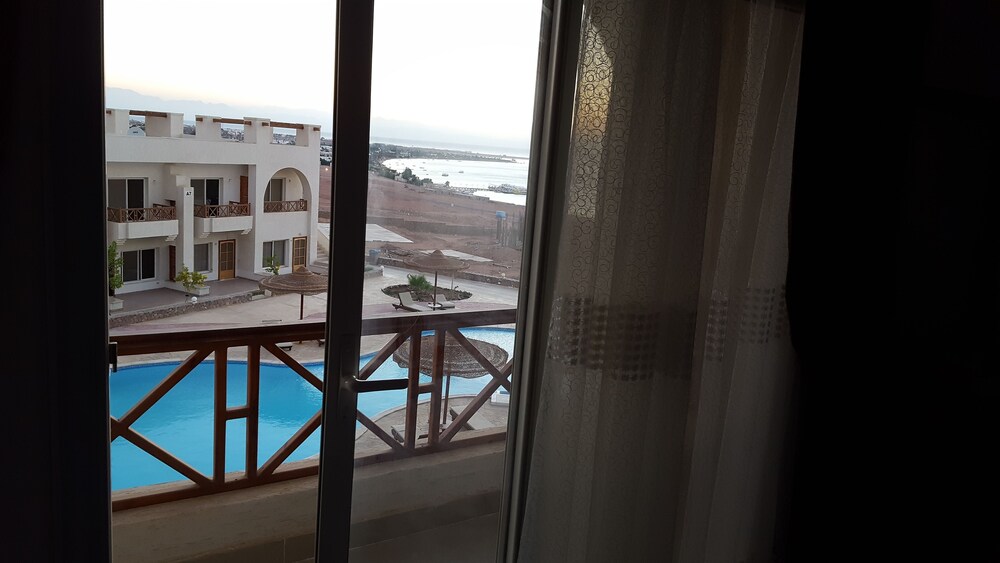 Half Moon - Sunny Dahab view 5