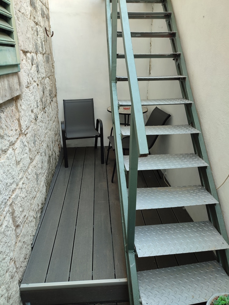 Elegant APT 5 min walk from Split center