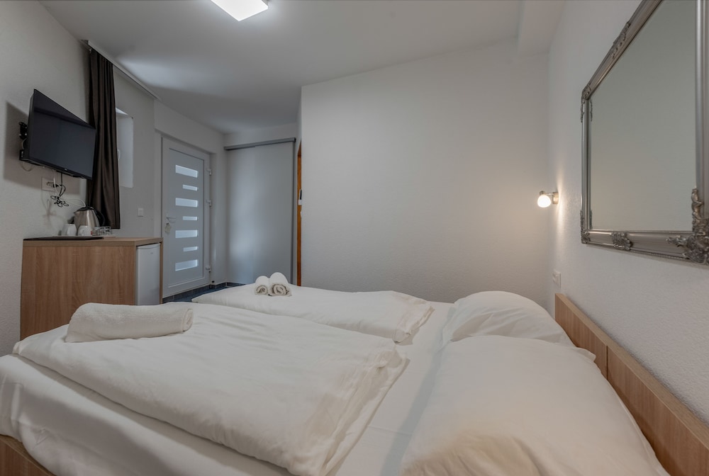 Aparthotel Plat