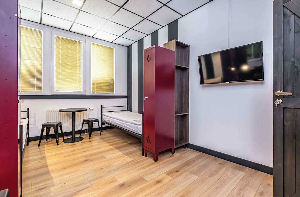 VOLA Hostel