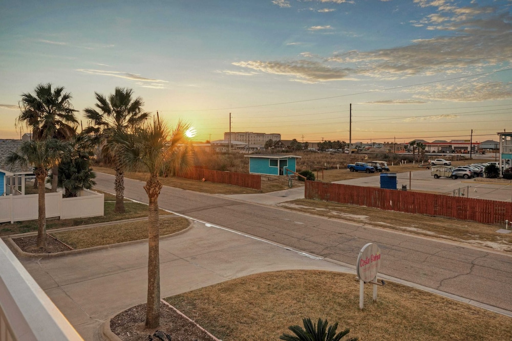 Sleeps 10 Two Condos. Pet-friendly + Beach Access