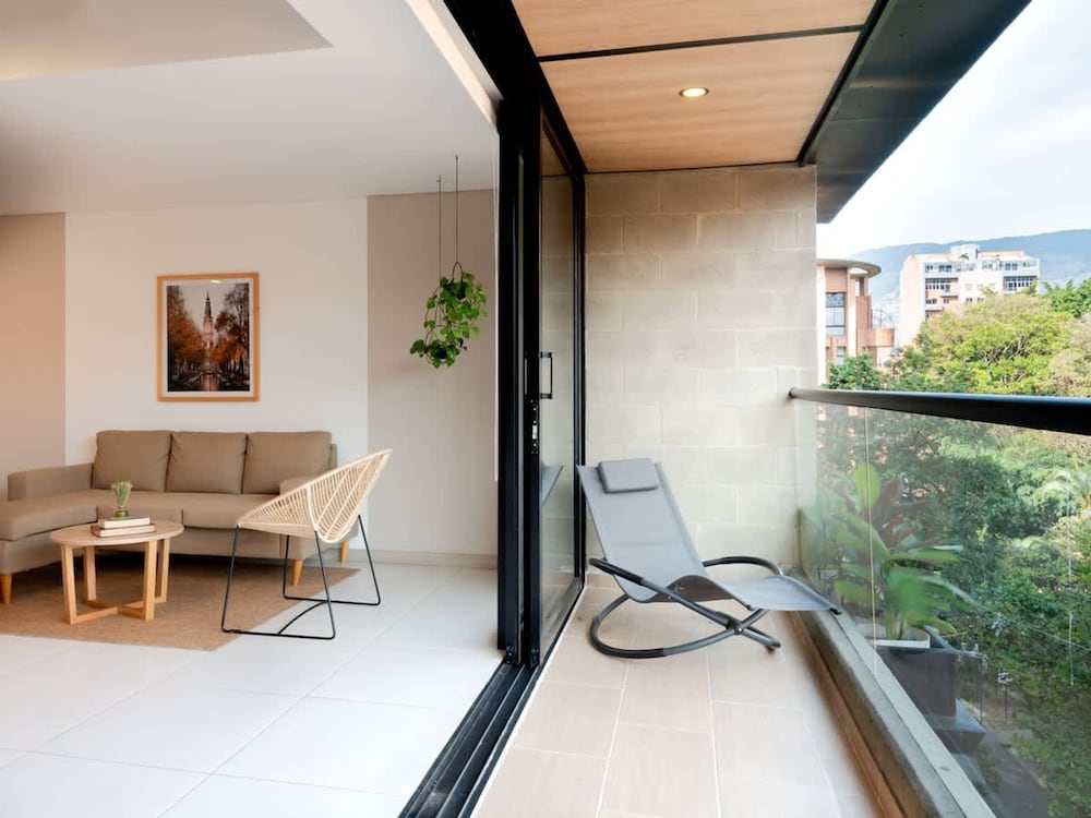 Fancy 3brw Balcony in Laureles Medell n