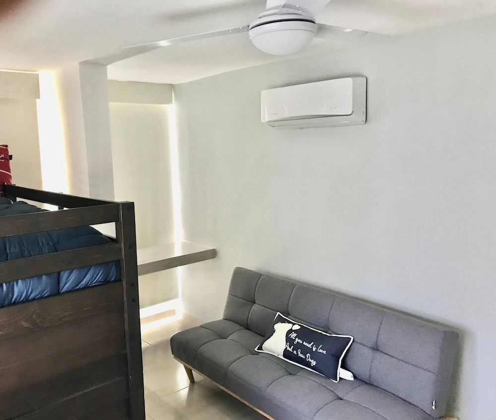 Beautiful Apartment With Pool, gym and Beach Just 80 Meters Walk, Fully Equipped