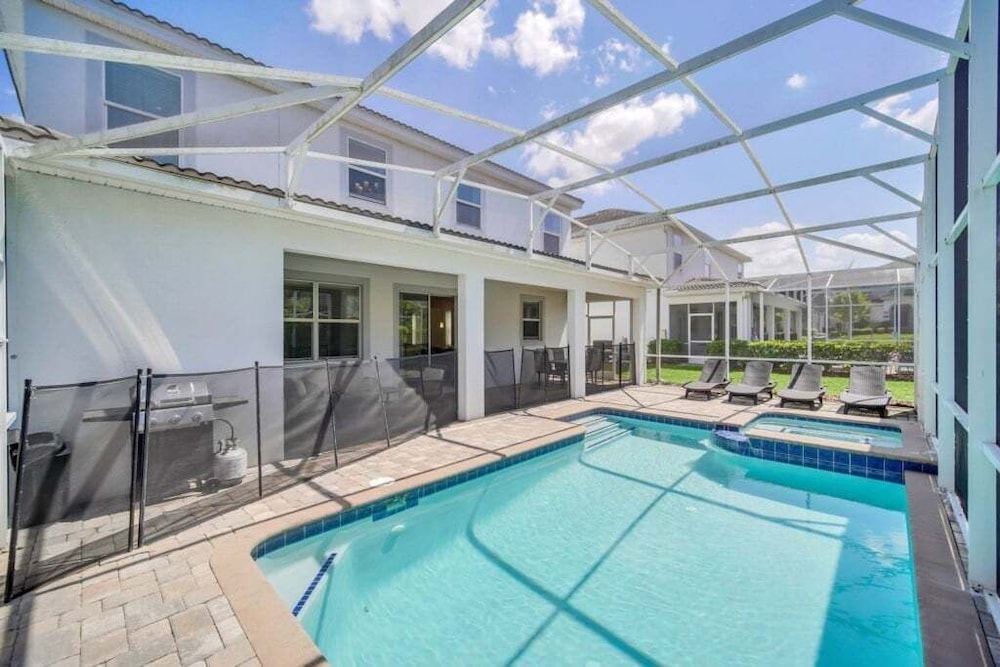Luxury Pool/spa Home With Lots Of Sunshine! 6 Bedroom Villa