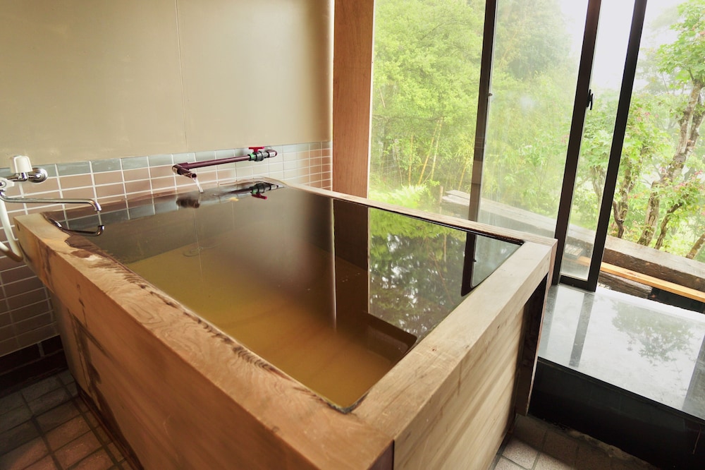 Hakone Rose Hill Private Duplex Villa view 5