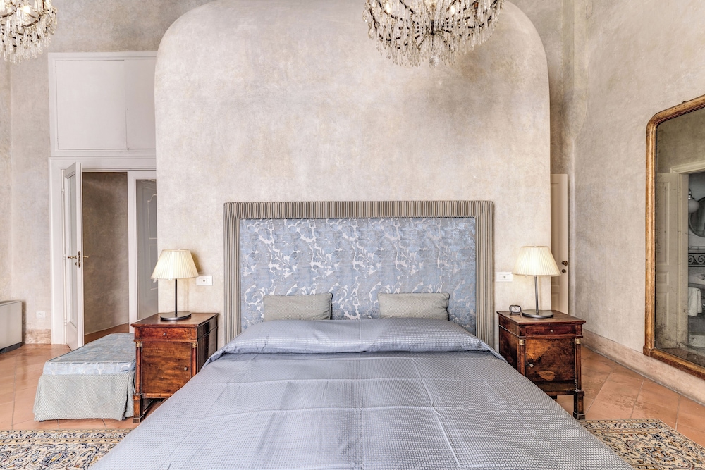 Palazzo Doria Suites