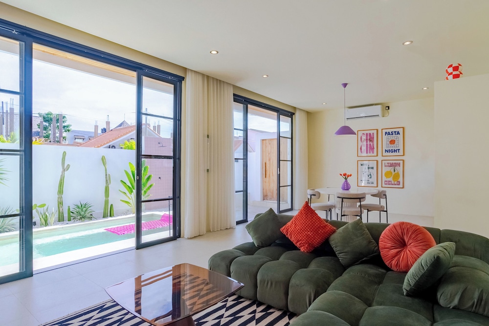 Stylish Private Pool Villa in Pererenan