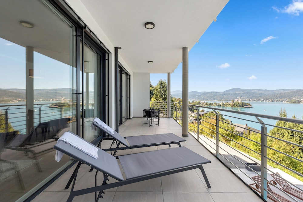 Maria Blick Lake View Apartments