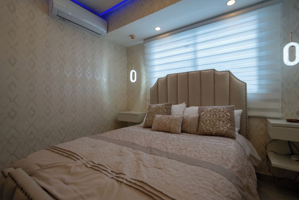 Enjoy Stylish 3br 3, 5b Stylish, Downtown Ocean View