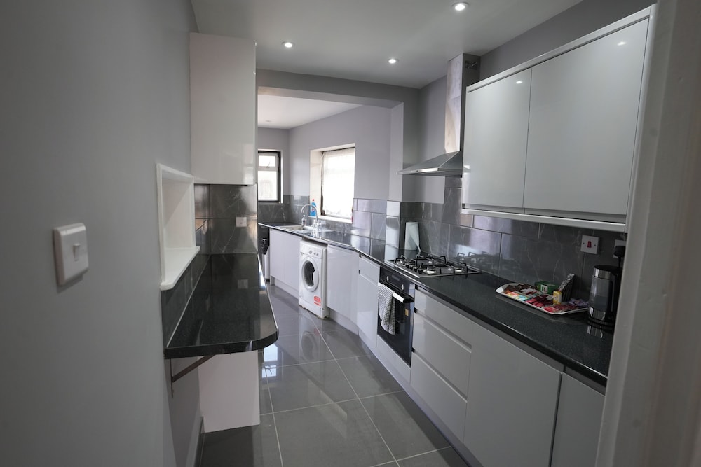 Westwick Gardens Retreat - 4 Bedroom House
