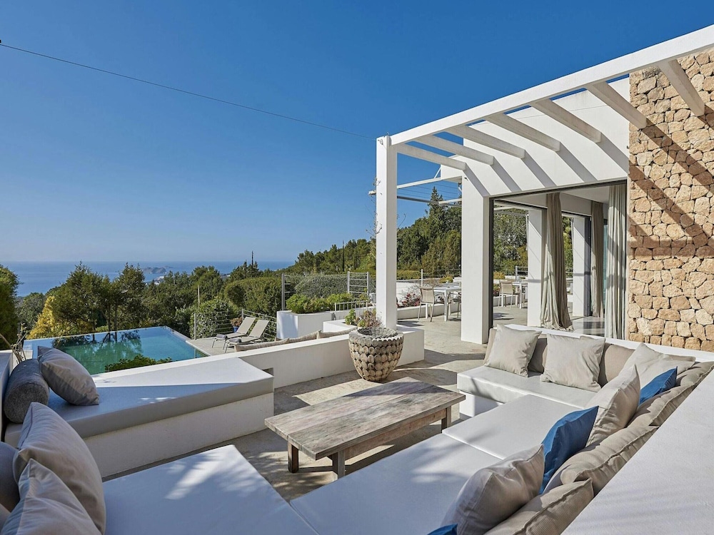 Holiday Home With Central Heating