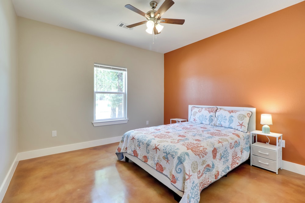 Quiet Hill Country Home: 1 Mi to Lake LBJ Access!