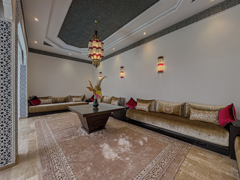 Riad Tonaroz Gold
