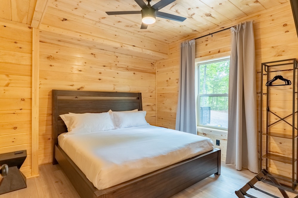 2 Brand New Cabins for Family Retreat