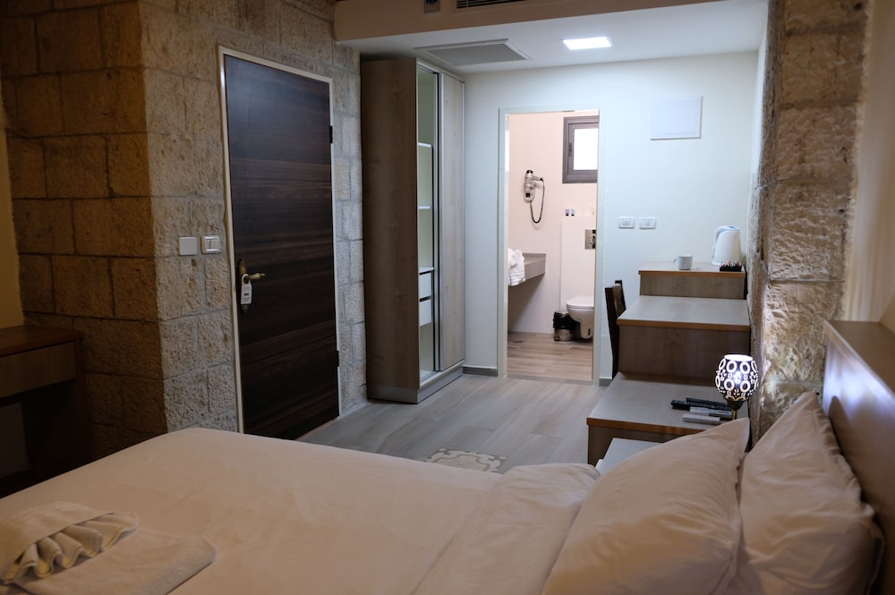 St. George’s Cathedral Pilgrim Guesthouse – Jerusalem