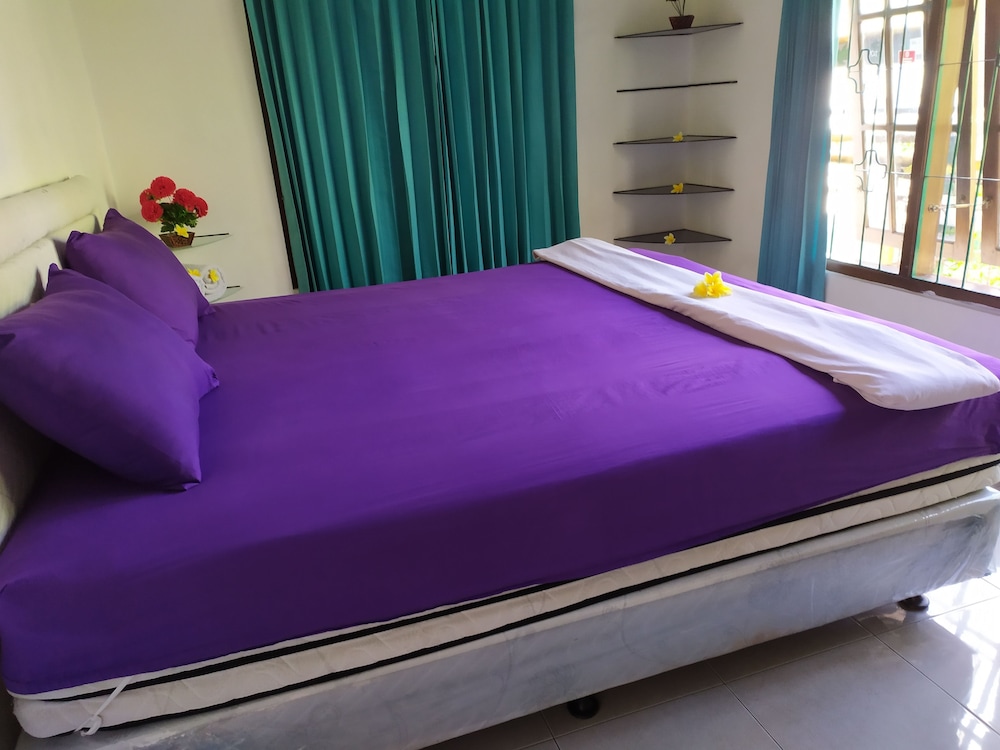 Twenty4Seven Bed & Breakfast - Hostel