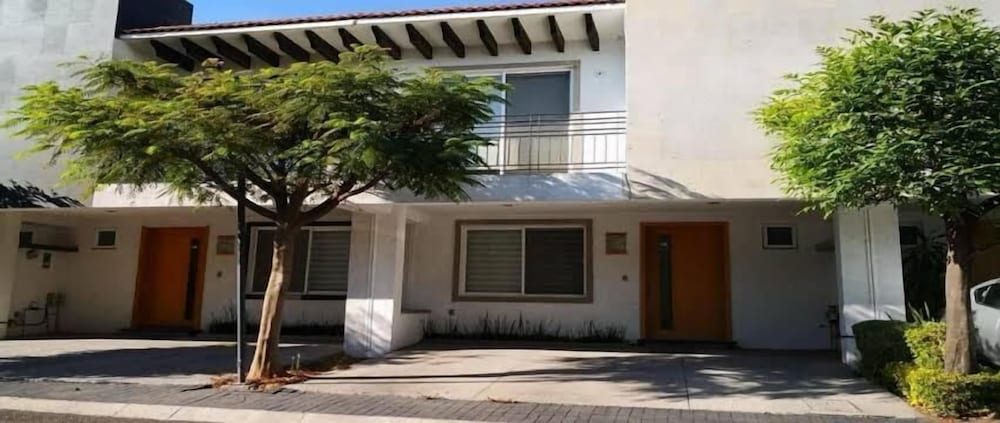 Casa en Santa Fe Juriquilla view 3