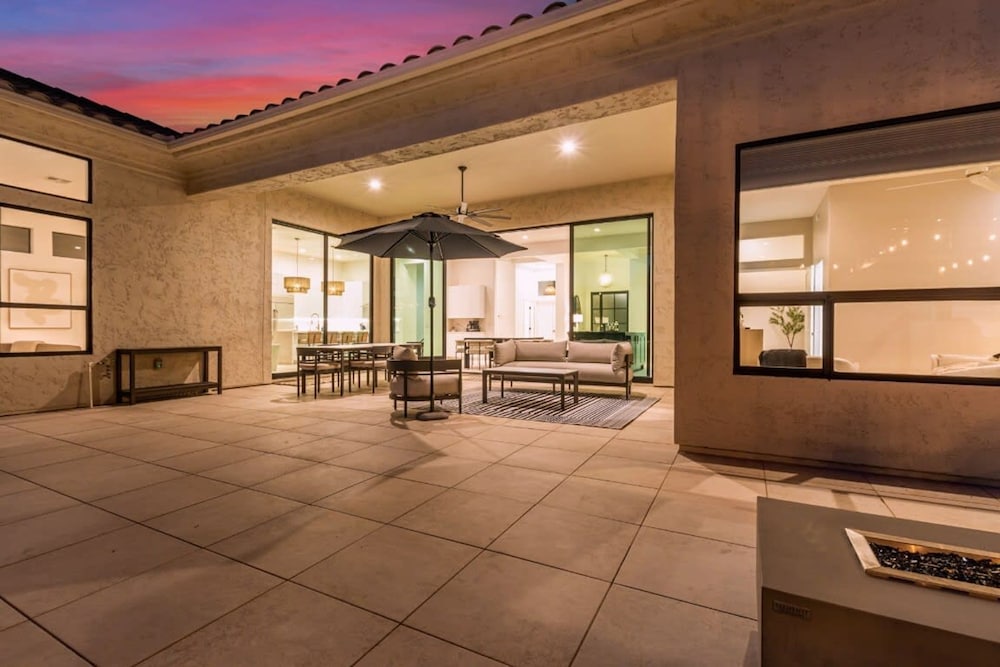 Anderson LUX Estate Private Bar Pool Sleeps 12