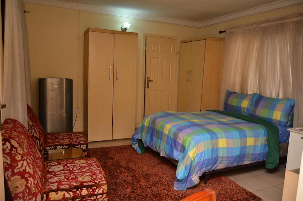 Flat A and B by Aishar Court view 4