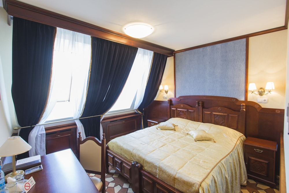 Garni Hotel