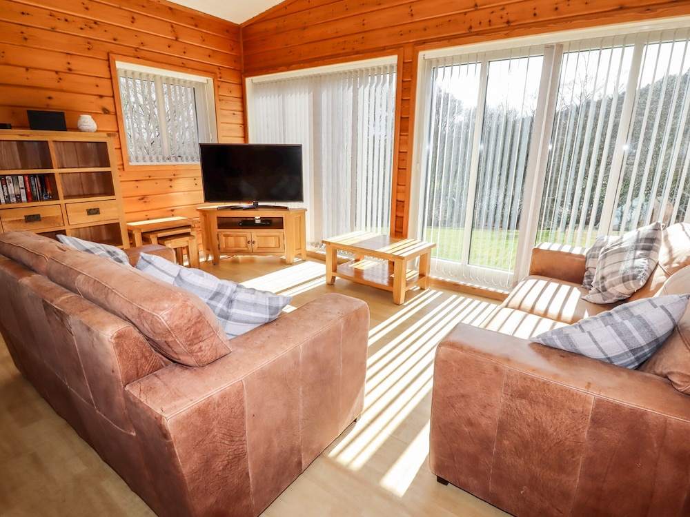 Watersview Lodge