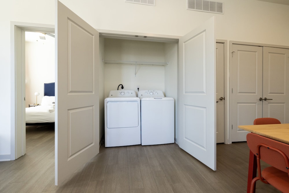 Louisville Vacations - TWO Stunning Nulu CozySuites - Property Image 12