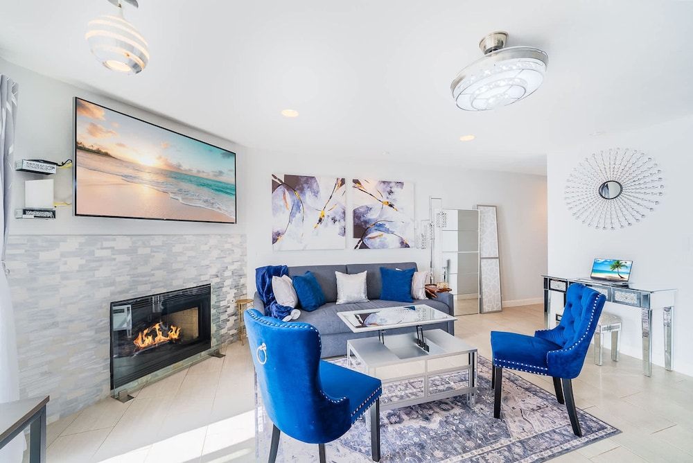 Luxury Oceanfront Condo With Private Beach Access
