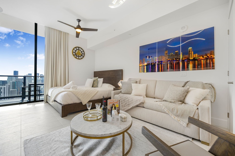 Studio with City Views in Downtown Miami