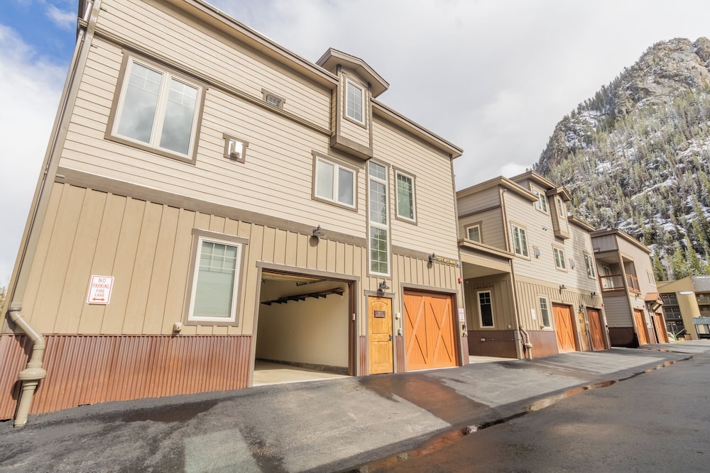 West Main Unit 102c